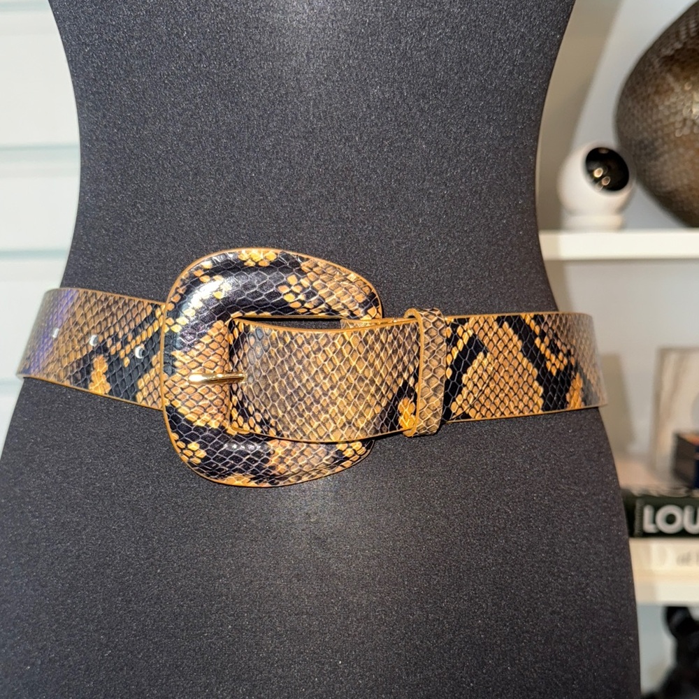 NEW Veronica Beard Black and Tan Reptile Belt